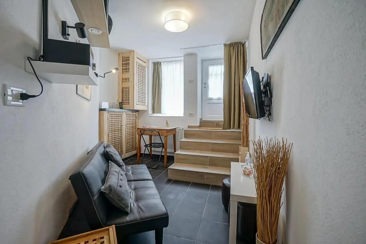 Central Apartment - Unirii Square - Victoriei Bucharest Romania