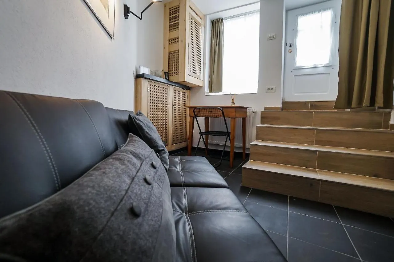 Central Apartment - Unirii Square - Victoriei Bucharest 0*,